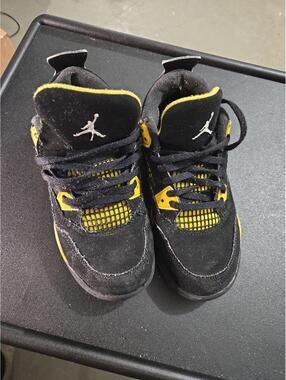Air Jordan 4 Retro 'Thunder' 2023 Toddler Shoes Size 1.5Y
